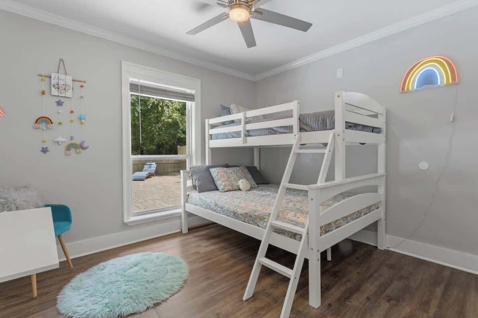 Guest bedroom #2 - Twin over full-size bunk bed