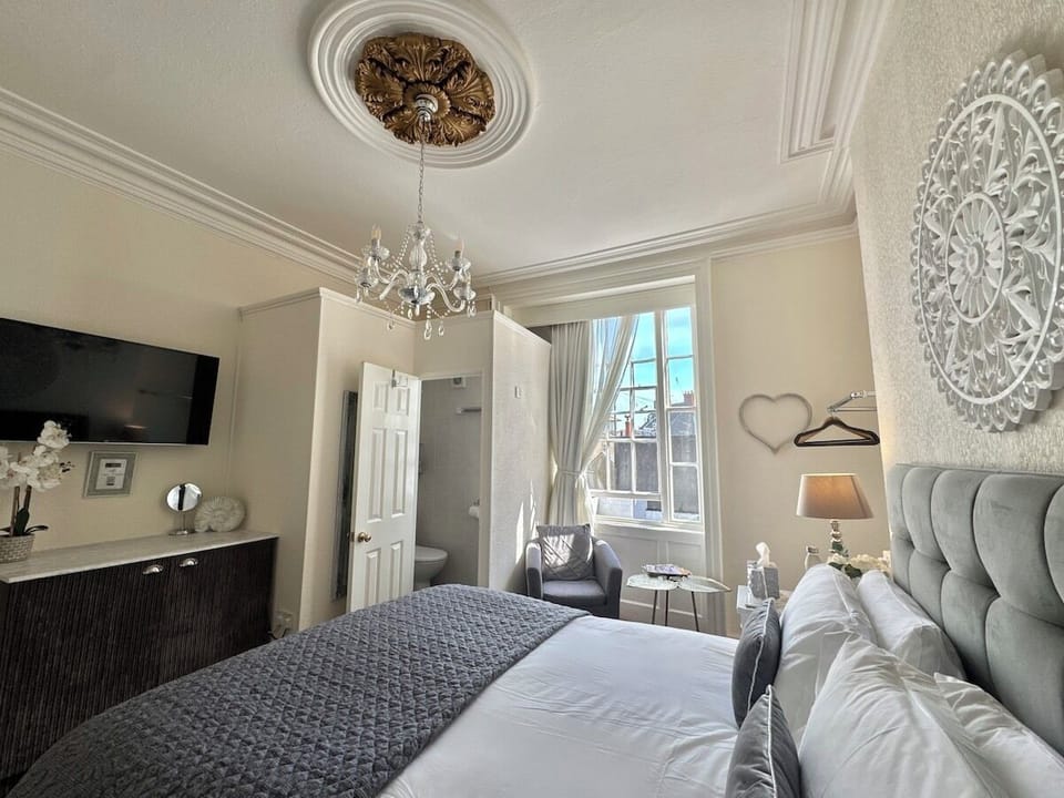 Superior Double Room, Ensuite (1st Floor) | Premium bedding, memory foam beds, individually decorated