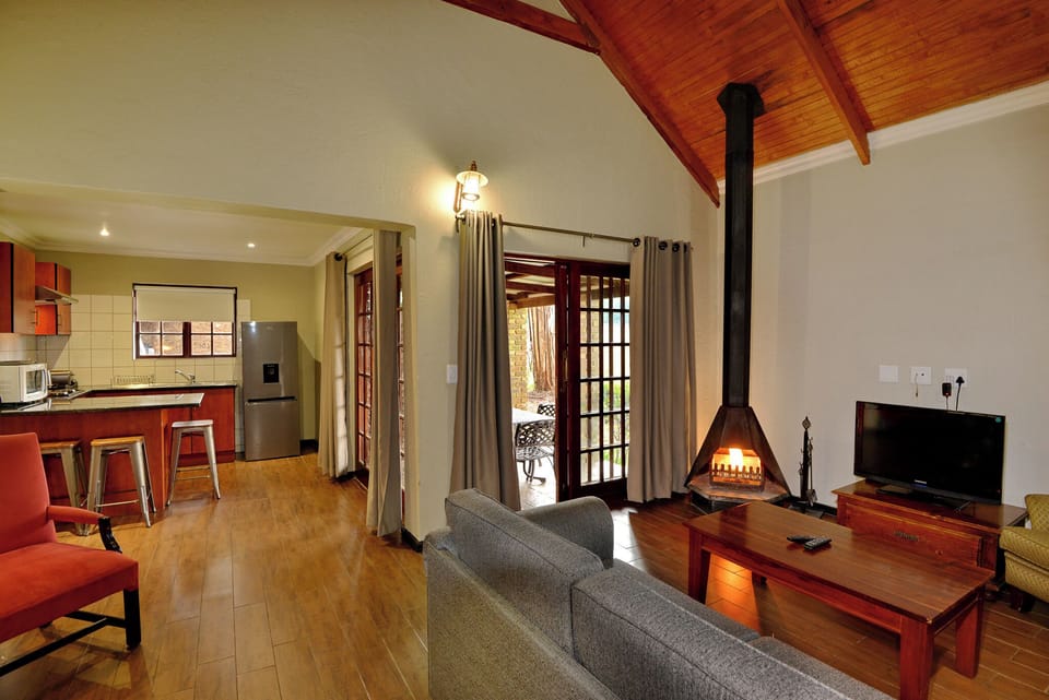 Cottage | Living area | Flat-screen TV