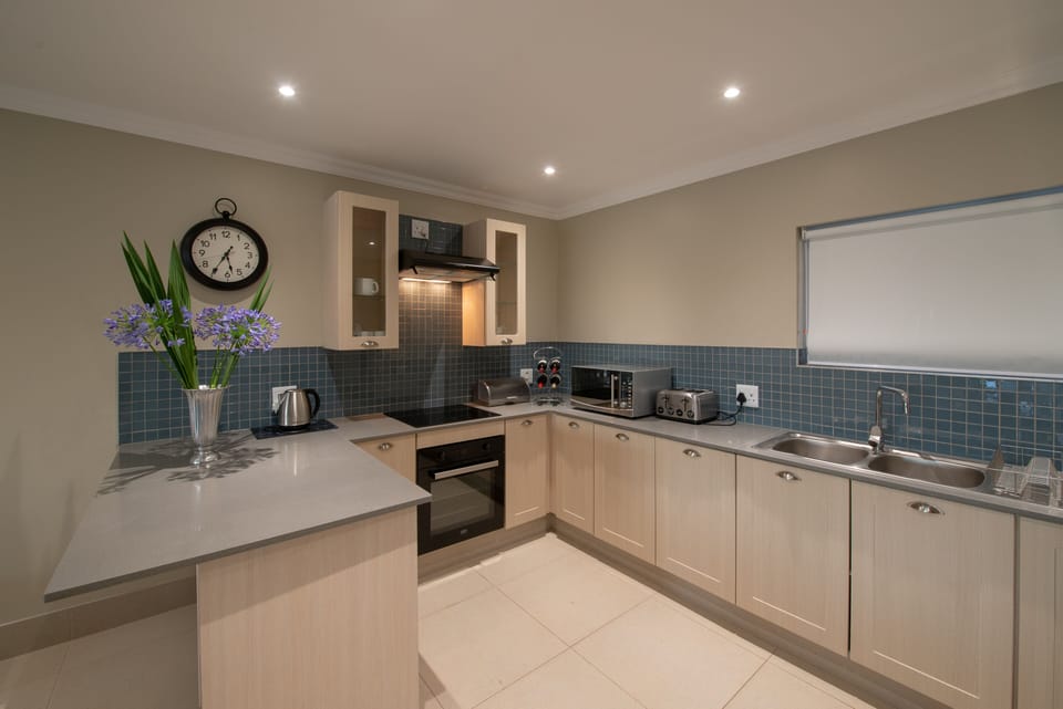 Luxury House, 2 Bedrooms | Private kitchen | Coffee/tea maker, mini-fridge, electric kettle
