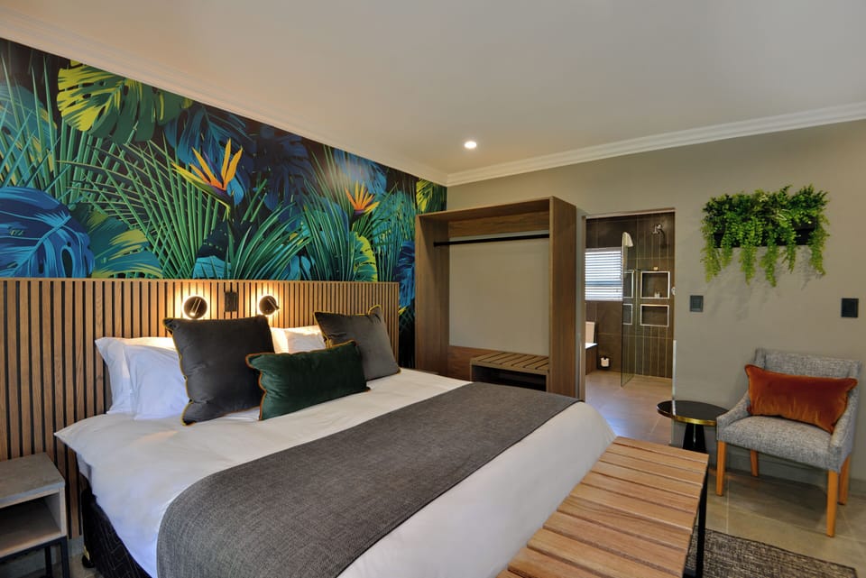 Executive Double Room | In-room safe, iron/ironing board, bed sheets