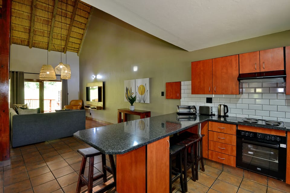 Superior Villa (Self Catering) | Private kitchen