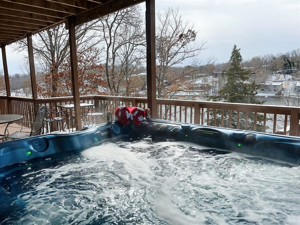 A 6-person hot tub awaits you on the lower deck