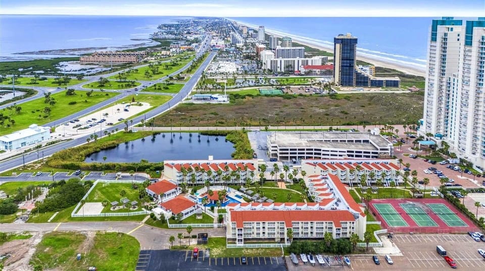 Condo, 2 Bedrooms | Aerial view
