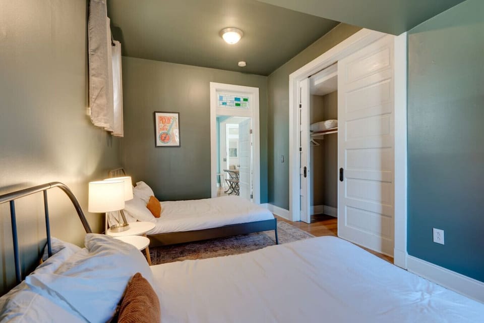 Bedroom 2 - 2 Double beds