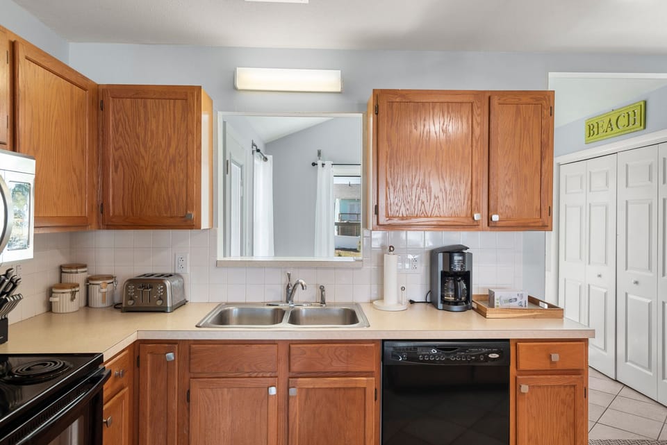 DU702: C And Sky | Kitchen