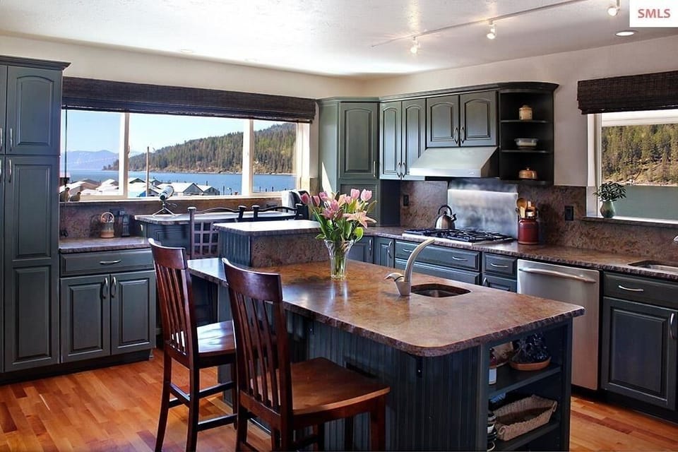 Incredible views for diners and cooks.