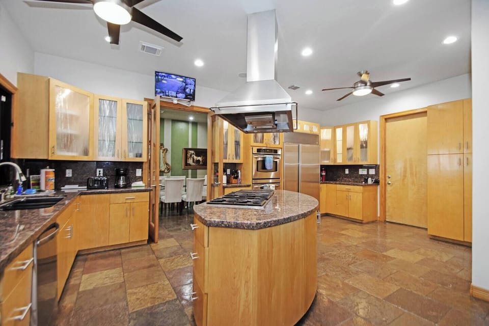 Private kitchen.