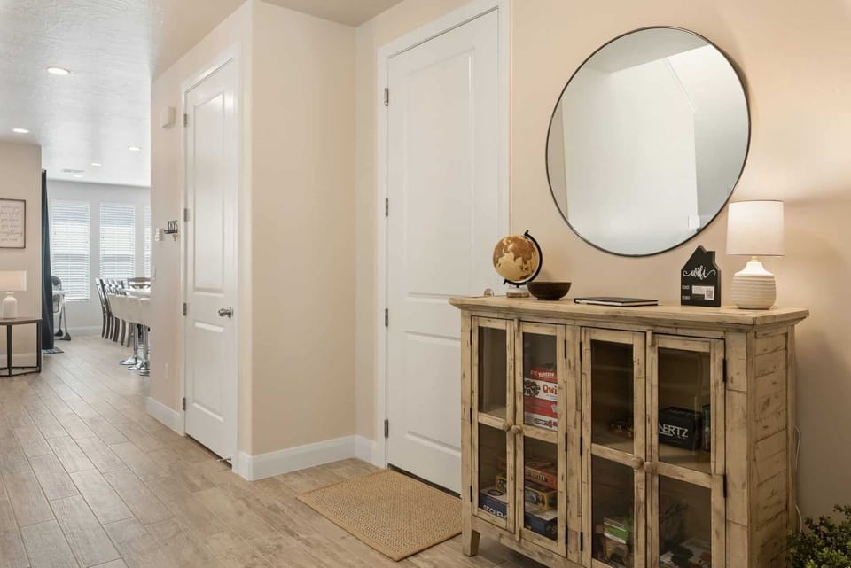 Townhome, 5 Bedrooms | Interior