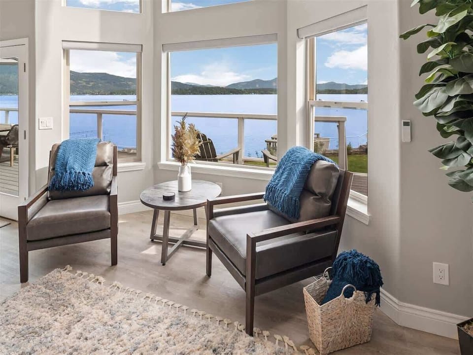 Living room lake views