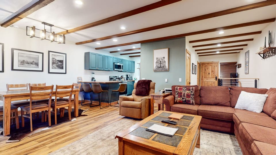 Condo, 3 Bedrooms | Living area | Smart TV