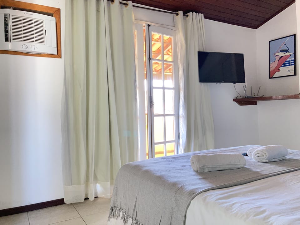 Deluxe Double Room | Iron/ironing board, free WiFi, bed sheets
