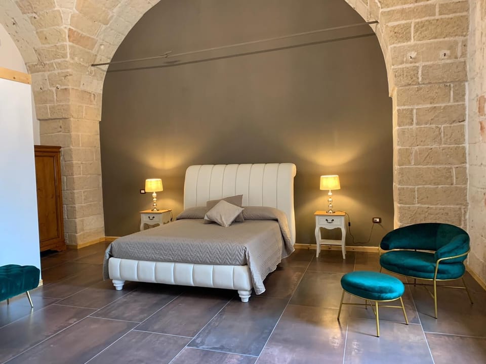 Deluxe Double or Twin Room | Premium bedding, minibar, in-room safe, desk