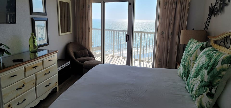 master bedroom king bed with tv and view!
