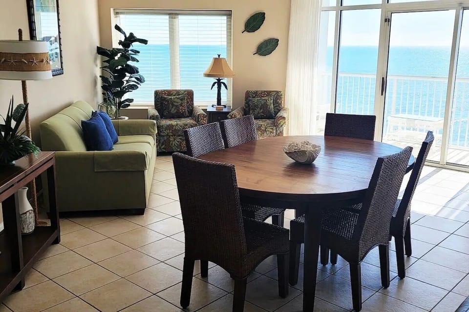Living and dinniing area