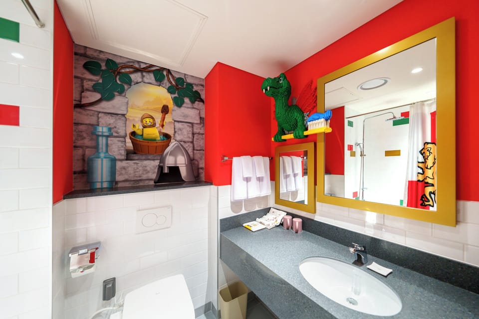 Combined shower/tub, eco-friendly toiletries, slippers, towels