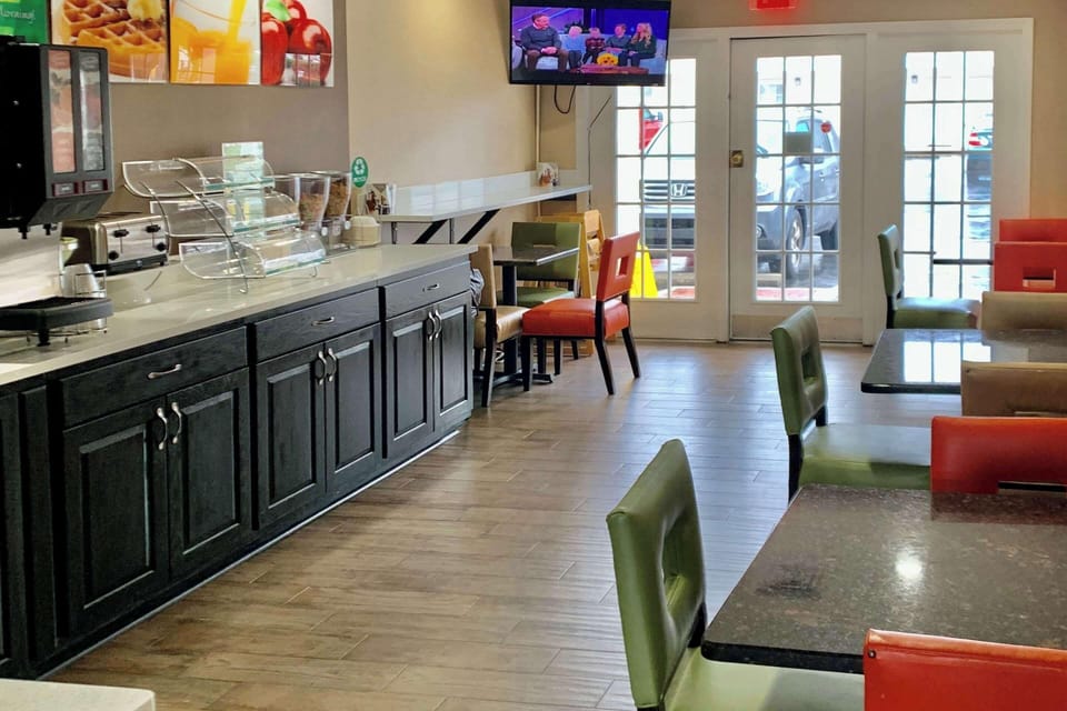 Free daily on-the-go breakfast