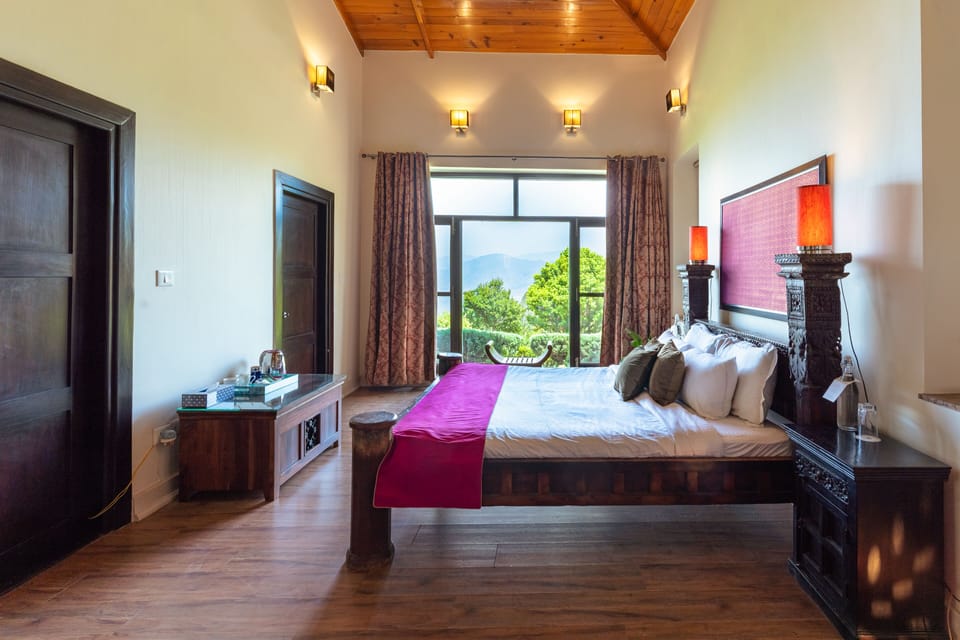 Superior Double Room | Minibar, in-room safe, blackout drapes, iron/ironing board