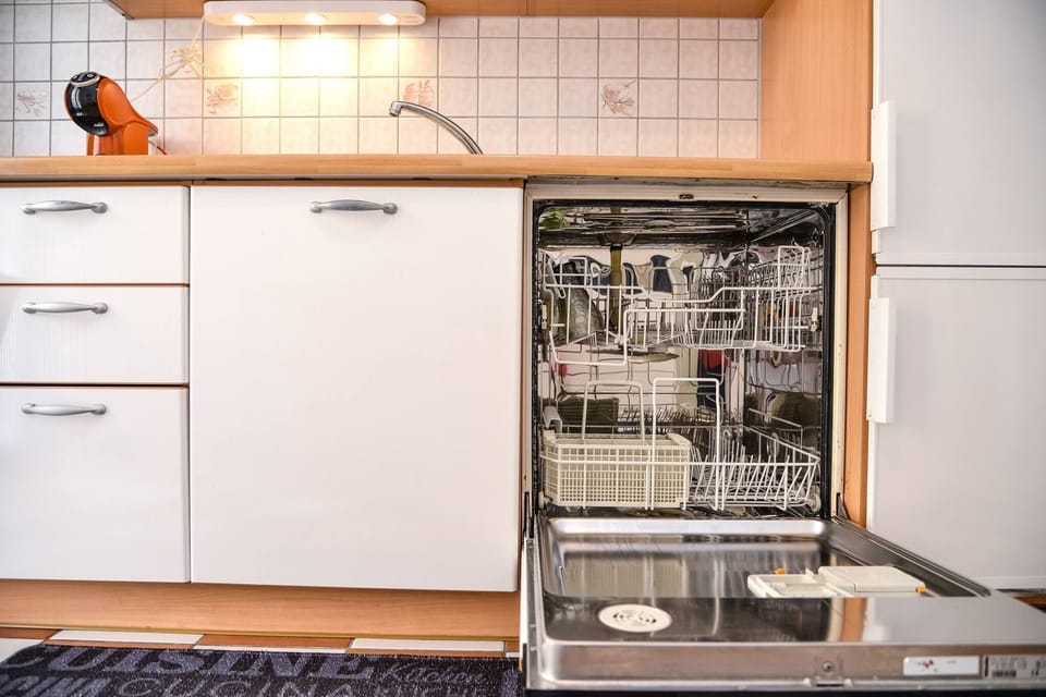 Apartment, 2 Bedrooms, Accessible, Smoking | Interior