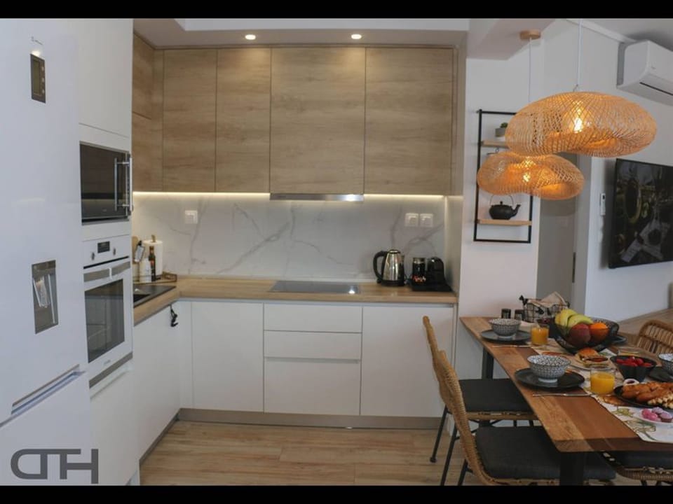 Apartment, 2 Bedrooms, Accessible, Balcony | Dining