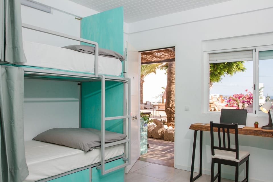 Shared Dormitory, Mixed Dorm (Shared mixed dorm sleeps 6 people) | WiFi (free), individually decorated, bed sheets