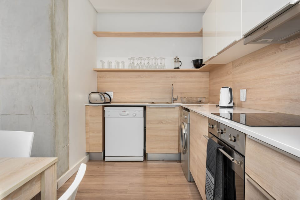 Classic Apartment | Private kitchen | Full-size fridge, microwave, oven, stovetop