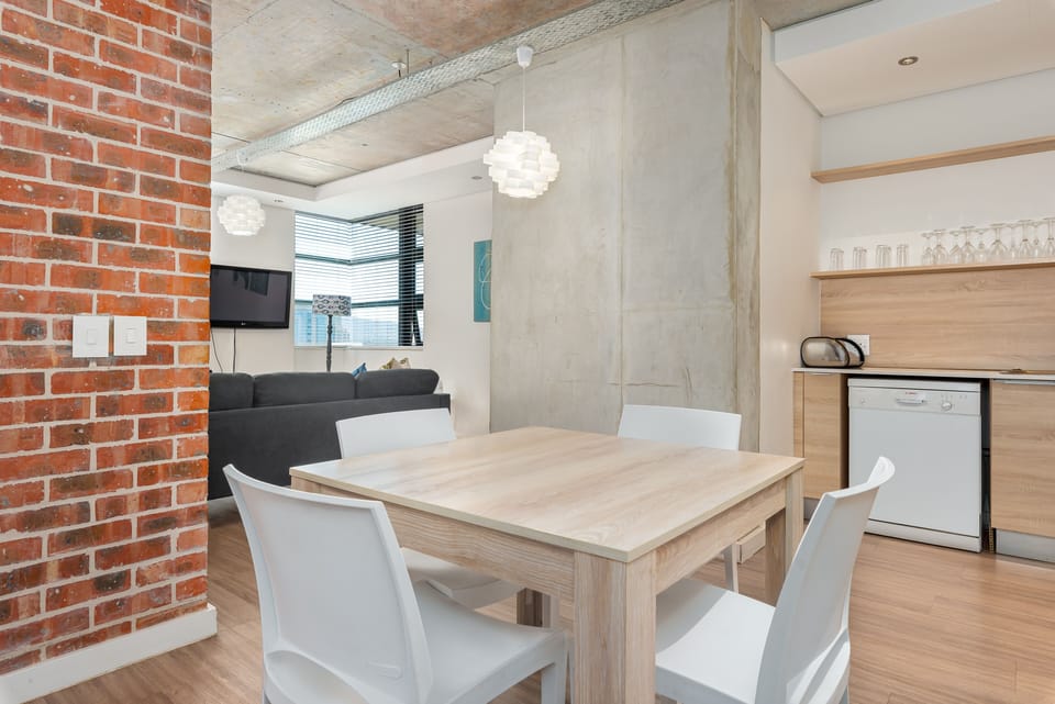 Classic Apartment | In-room dining