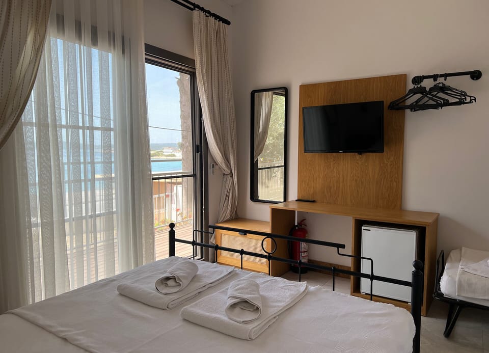 Standard Room | Soundproofing, bed sheets