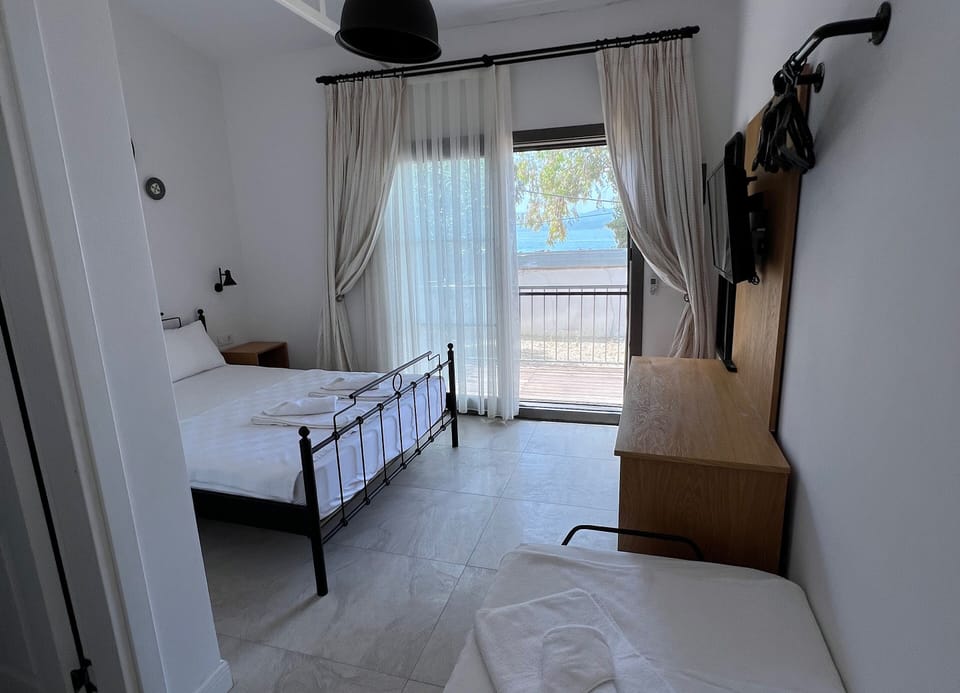 Standard Room | Soundproofing, bed sheets