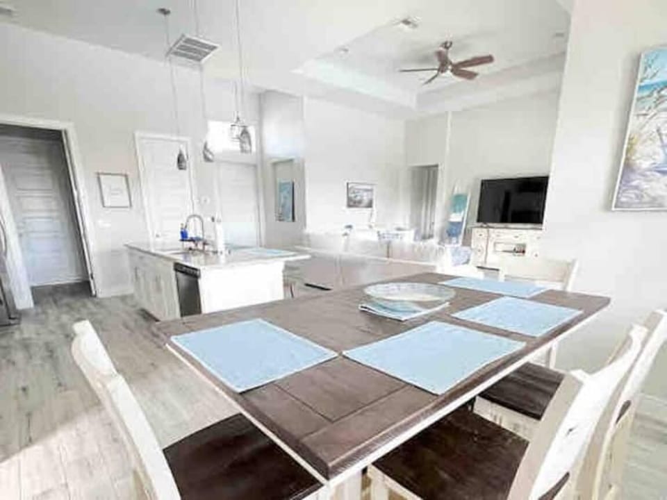 dinette seats 6 with bench seat