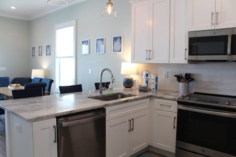 Fully stocked kitchen perfect for family meals
