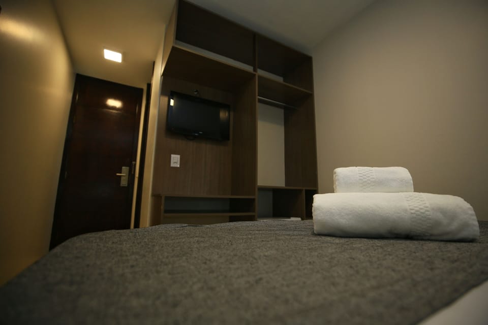 Hypo-allergenic bedding, desk, laptop workspace, free WiFi