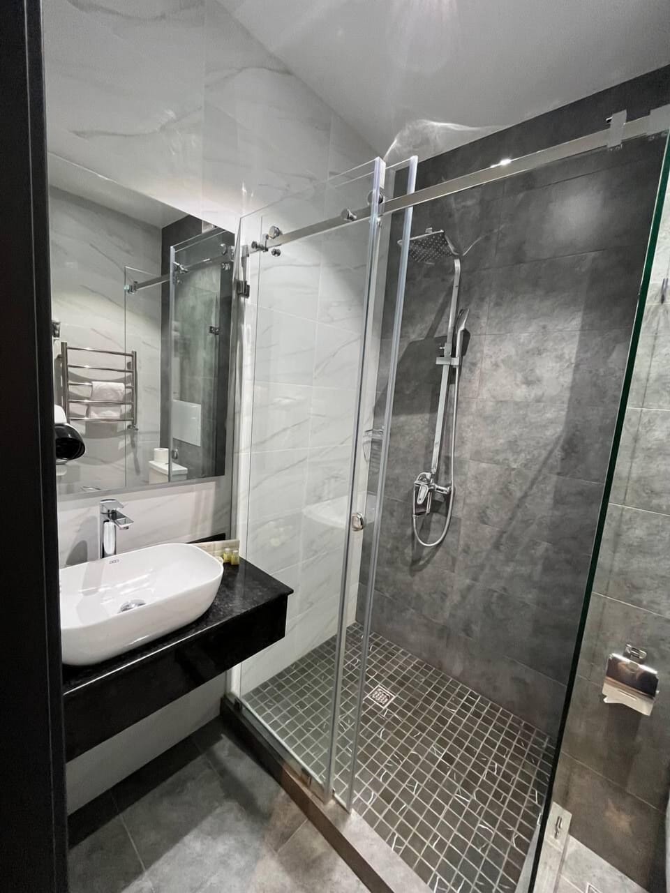 Standard Double Room | Bathroom | Slippers, towels
