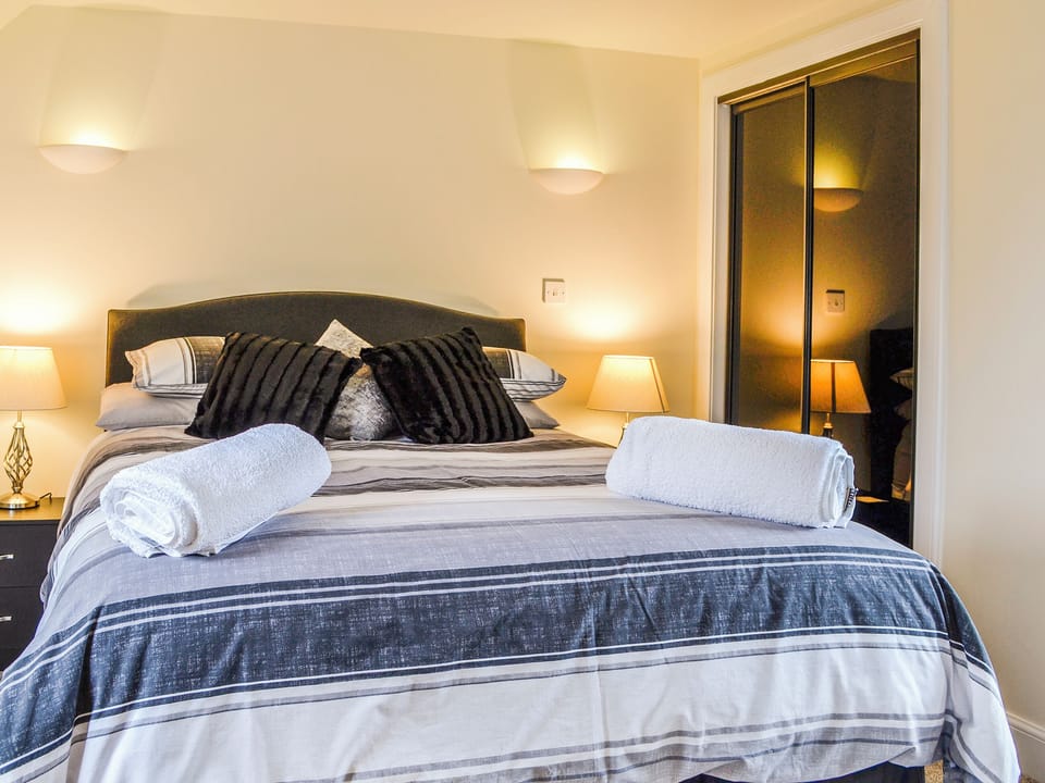 Double bedroom | Woodside, Blairgowrie