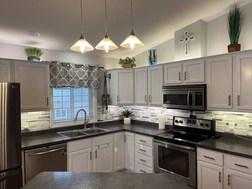 Kitchen2.JPEG
