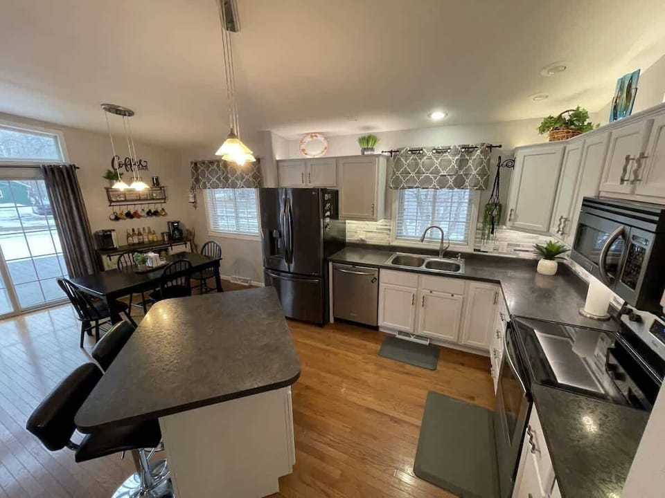 Kitchen.JPEG