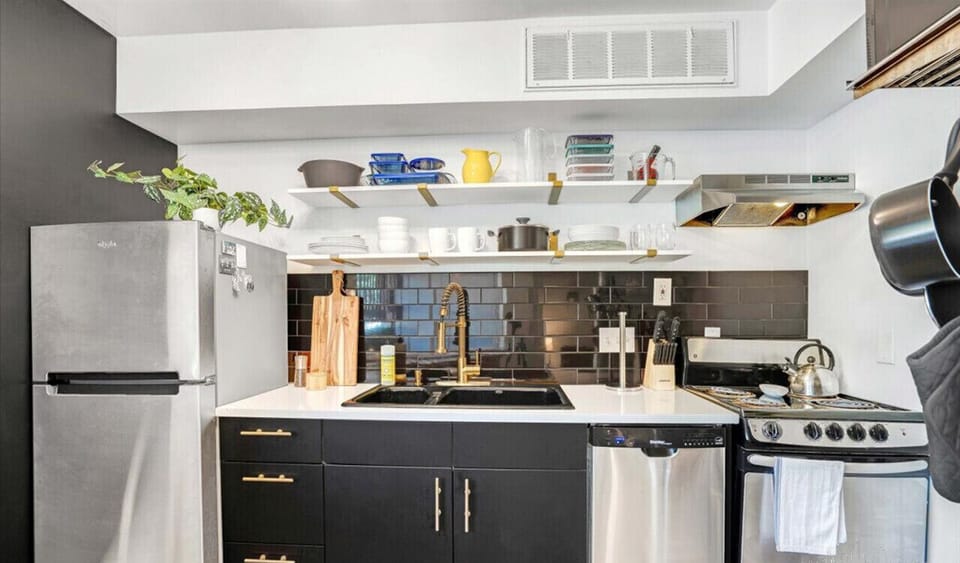 Fully equipped kitchen with all the essentials plus dishwasher