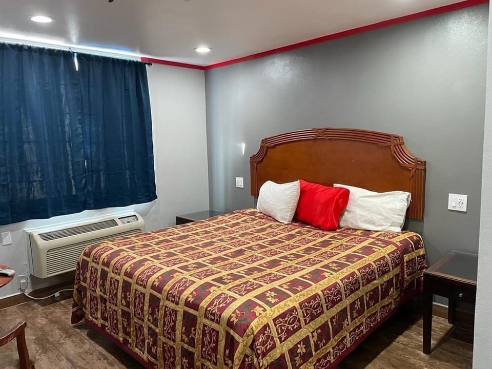 Standard Room | Free WiFi, bed sheets