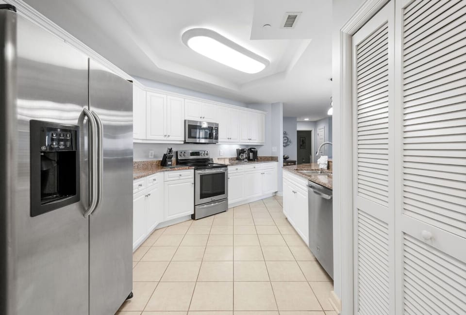 Large, well equipped kitchen.