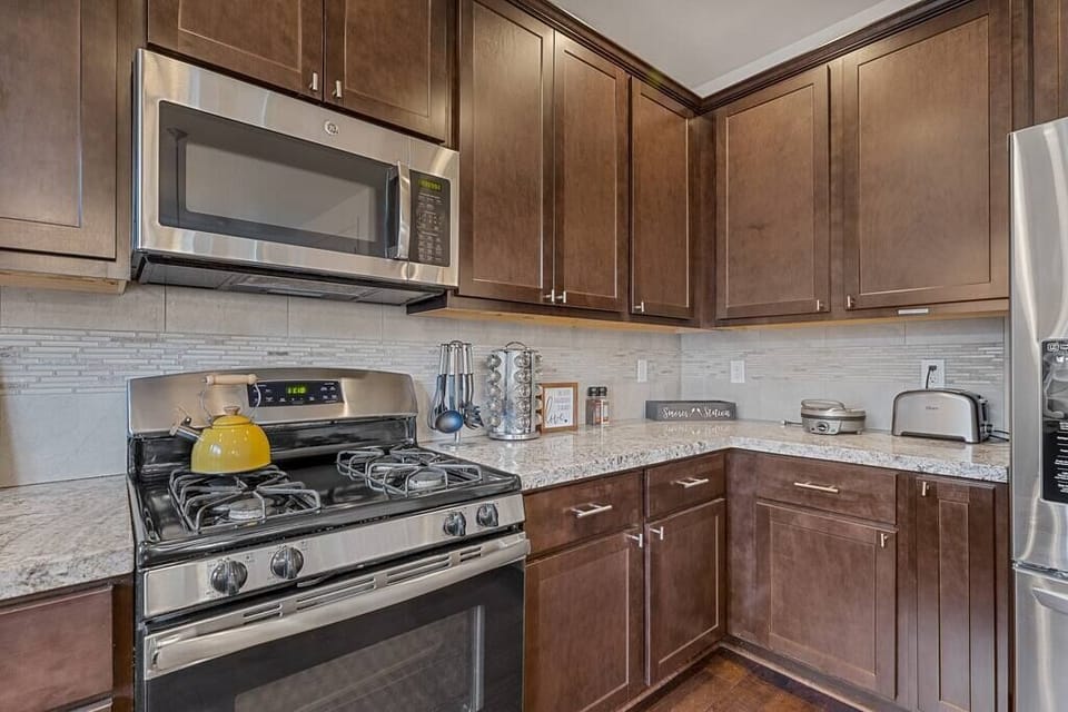 You will quickly forget about your kitchen amenities once you set your sights on our modern cooking appliances