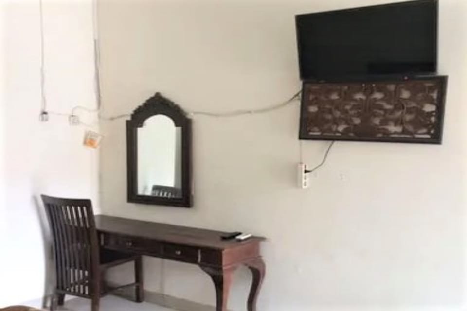 Standard Room | Desk, free WiFi, bed sheets