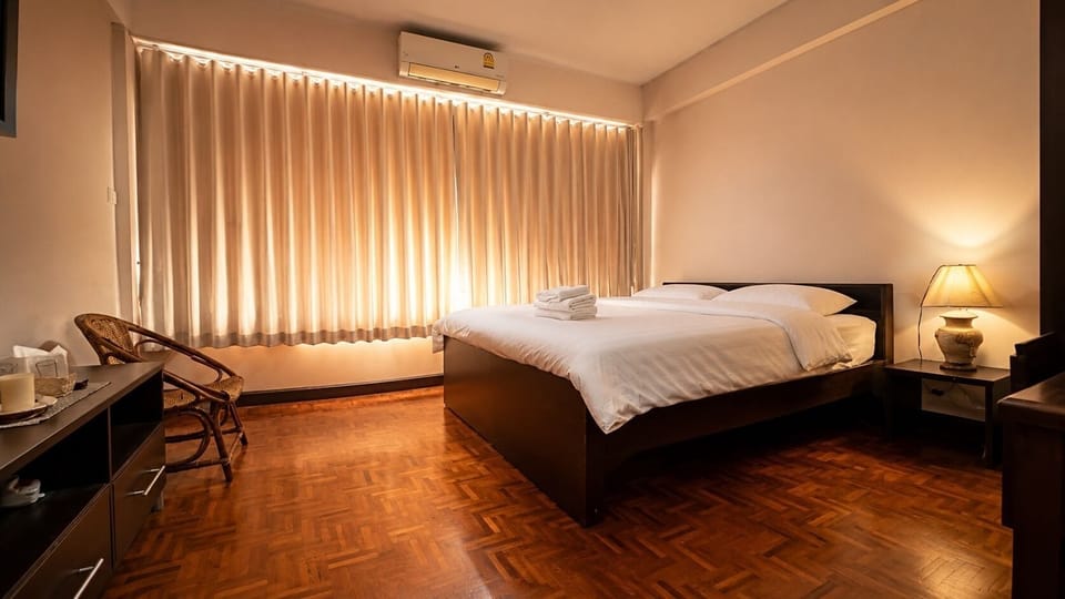 Standard Double Room | Desk, WiFi (free), bed sheets