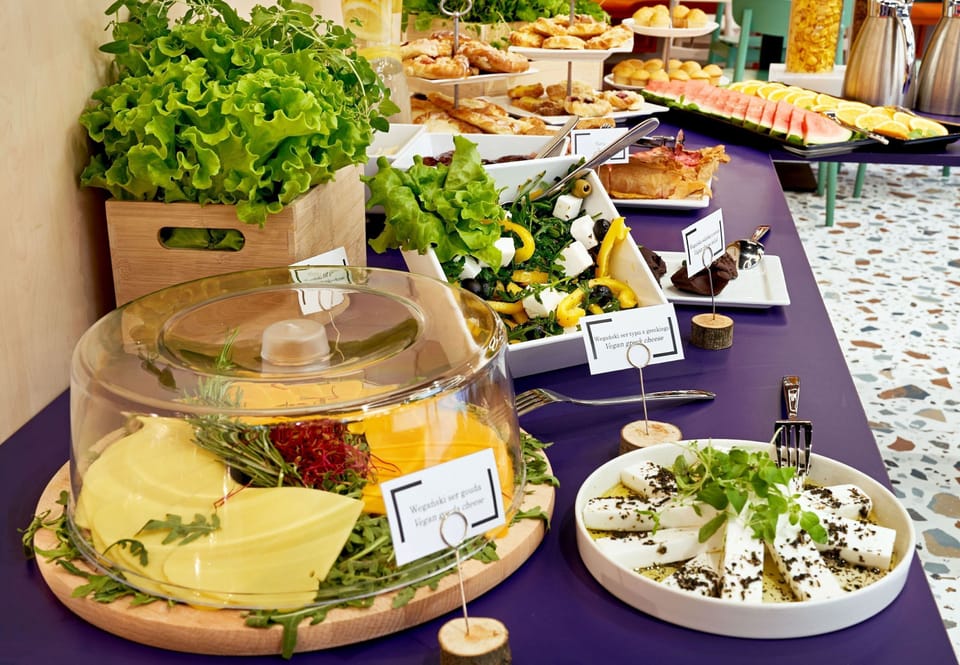 Daily buffet breakfast for a fee