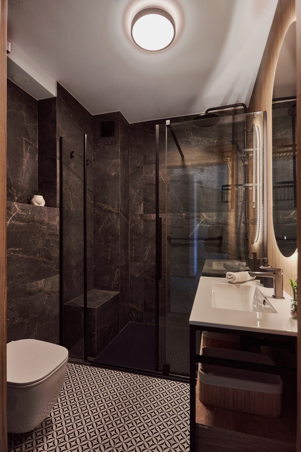 Standard Apartment | Bathroom | Hair dryer, towels, toilet paper