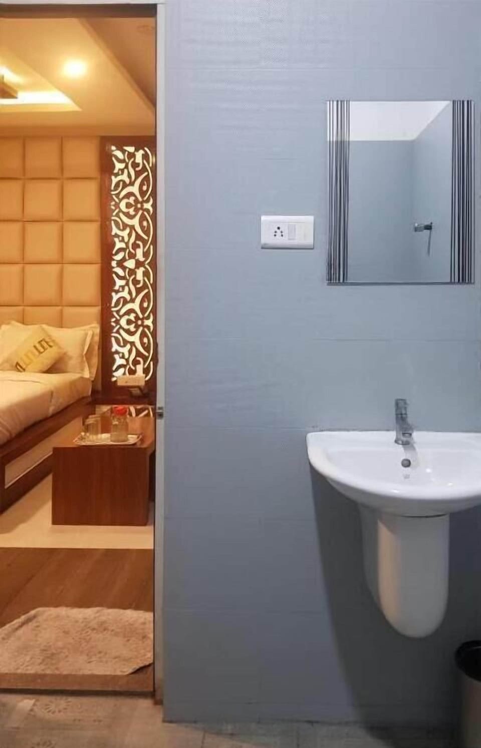 Shower, towels