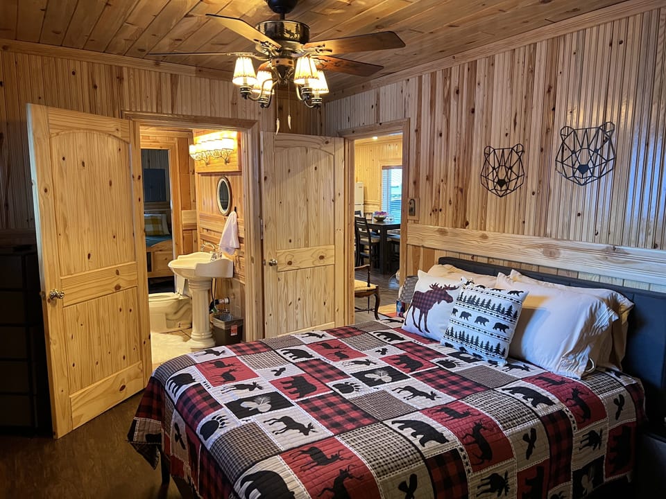 2 Bedroom Family Suite at Bellamy's Haus | WiFi (free), individually decorated, individually furnished, bed sheets