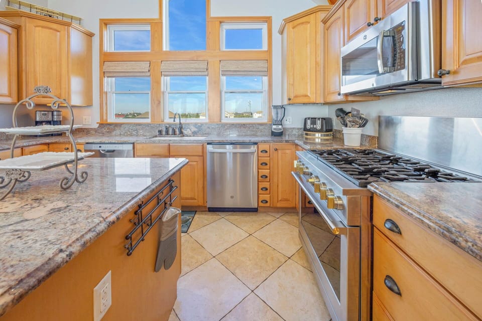 Surf or Sound Realty - 1005 - Time and Tide - Kitchen -4