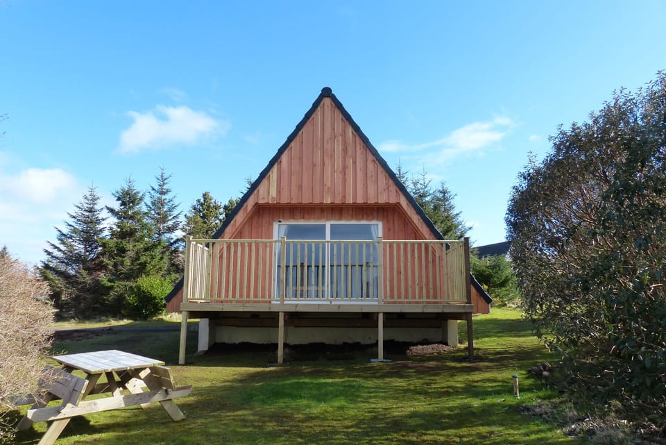 Lodge 3 is a very private Lodge, with a garden area & sea view