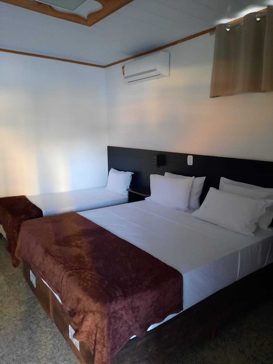 Executive Suite | 1 bedroom, minibar, free WiFi, bed sheets