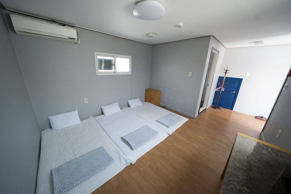 Traditional Triple Room | Blackout drapes, free WiFi, bed sheets
